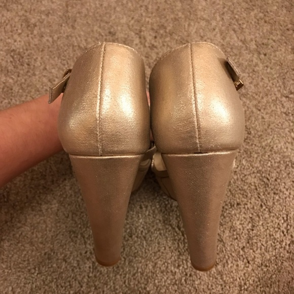 Soft Gold 5 inch High Heels/Wedge Women’s - Picture 6 of 8